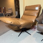 Relaxfauteuil, cognac leder, elektrisch verstelbaar, zwarte poot